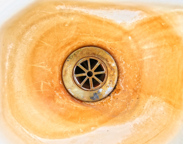 Removing Rust Stains from Sinks and Tubs